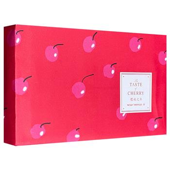 超低价11.9元！杨昌溢@飞机的坏品位《樱桃之书》，布面精装，全彩图文，一本有哲学思考、有观点、有角度、有个性、可以无序阅读的小书——收获旅行体验，通识生活常见词。附赠时尚领结和作者旅行照明信片。